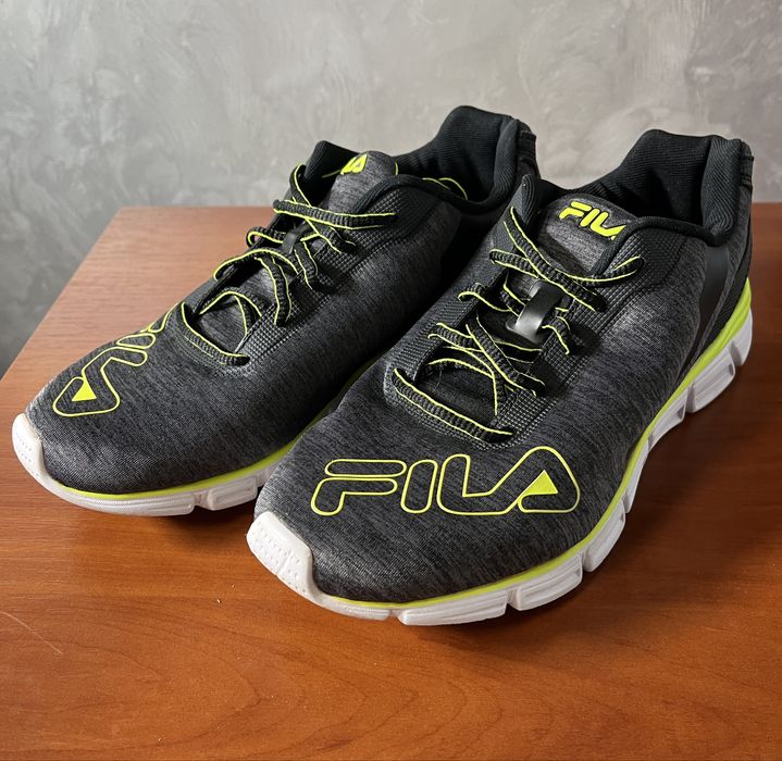Жіночі кросівки Fila