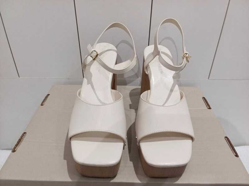 sandały na platformie marki Primark roz. 40 wkładka 26 cm nowe