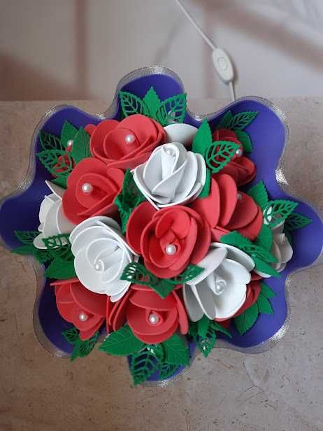 Букет-світильник подарунок на 14 лютого та 8 березня, квіти не в’януть