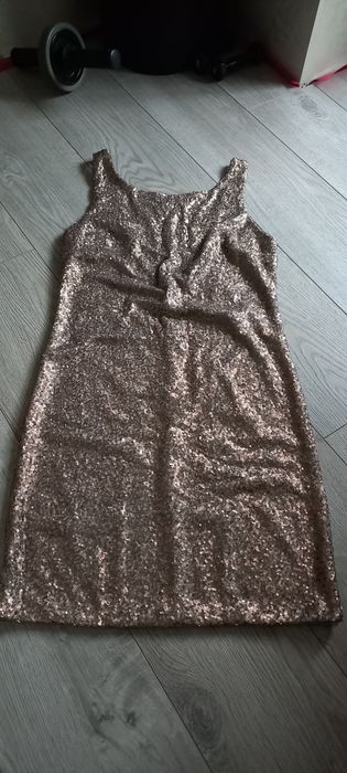 Продам новое платье в паетки ONLY