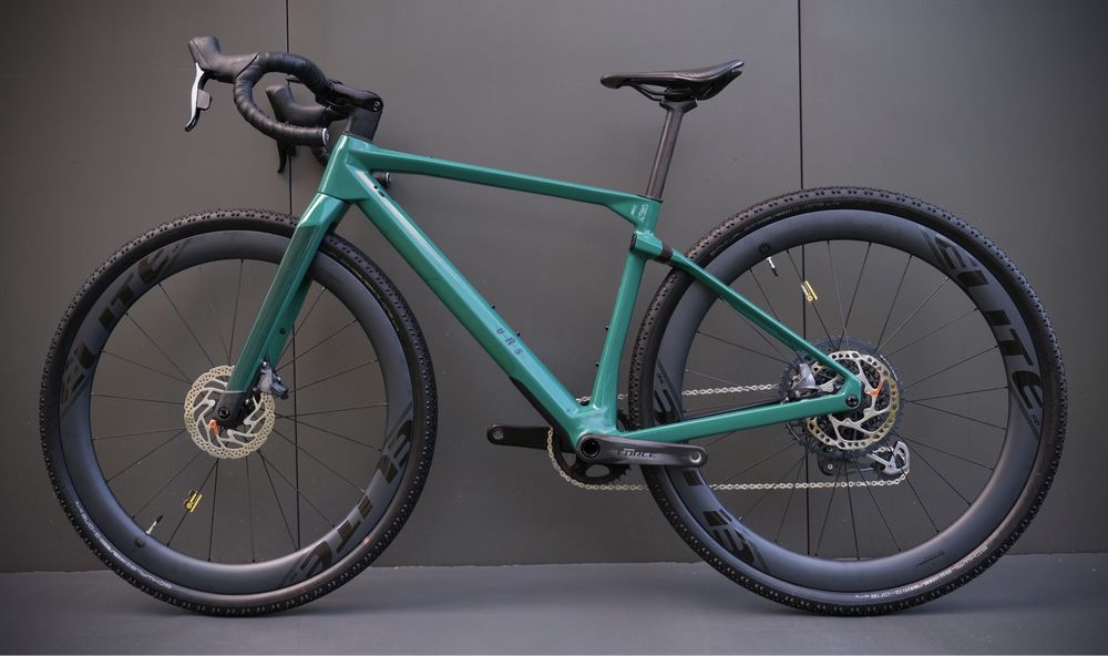 Гравійний велосипед BMC URS 01 Two Force AXS карбон колеса