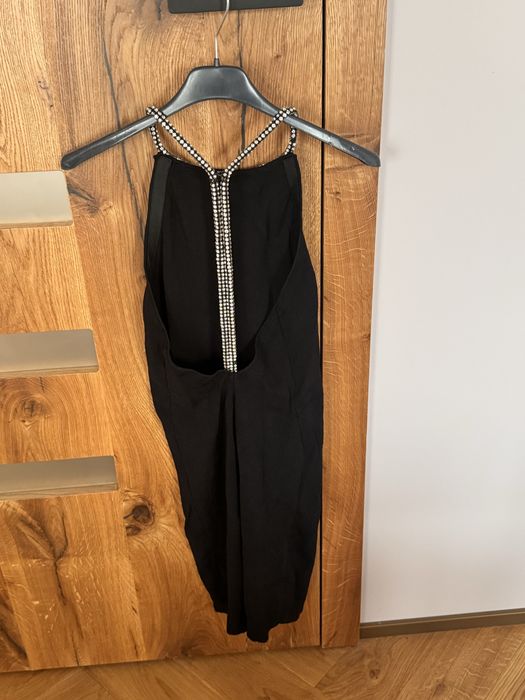 Czarna obcisla mini sukienka