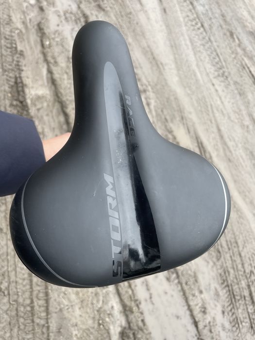 Продам універсальне сидіння на електросамокат з металевим багажником