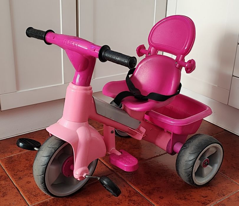 Triciclo de menina