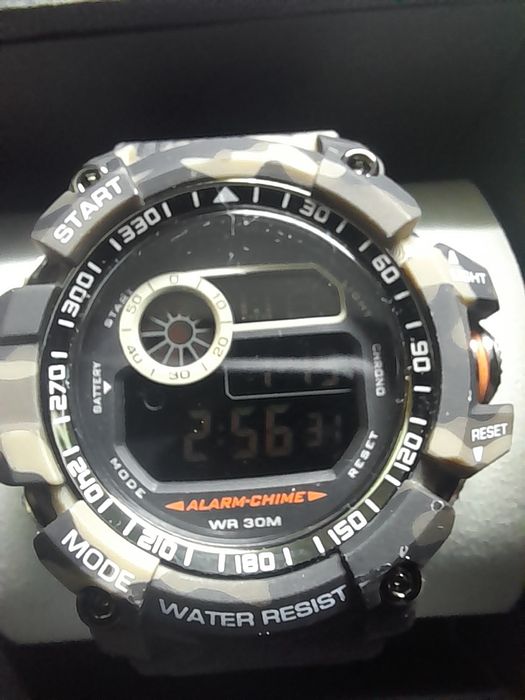 Часы электронные Reserved