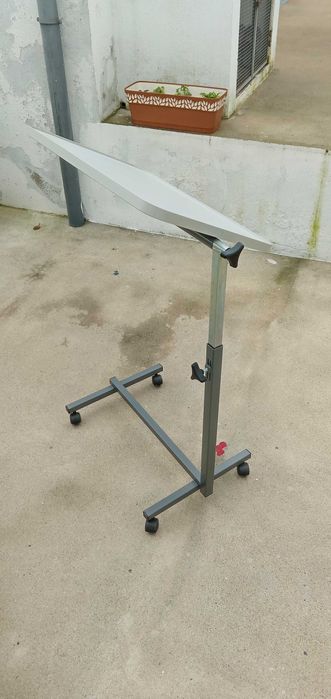 Rolling Side Table64286323833602122