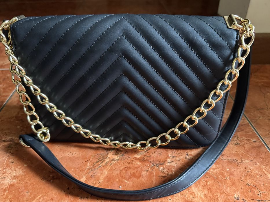 Mala preta e vermelha nova