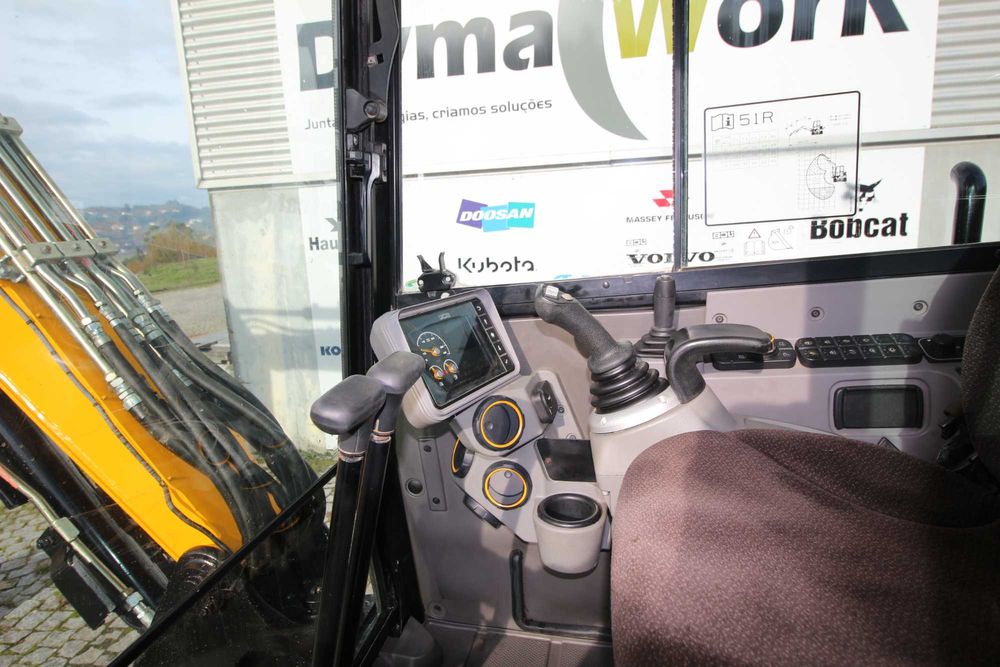 Minigiratória rastos escavadora JCB  51 R3