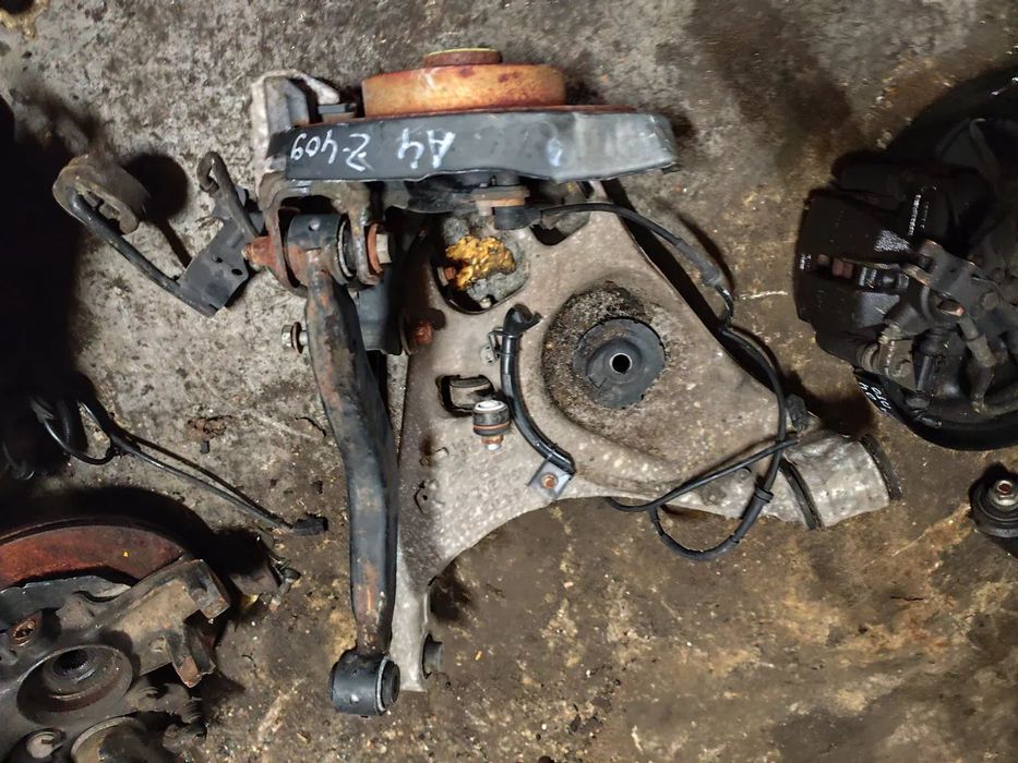 AUDI A4 B7 BRAÇOS SUSPENSÃO MANGA DE EIXO ESQUERDA - Z409