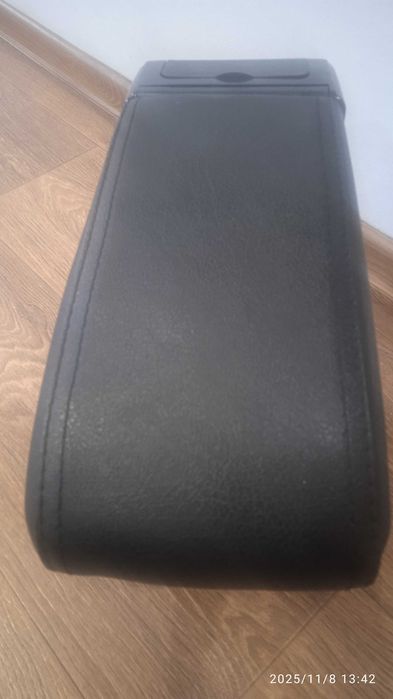 пiдлокотник для авто