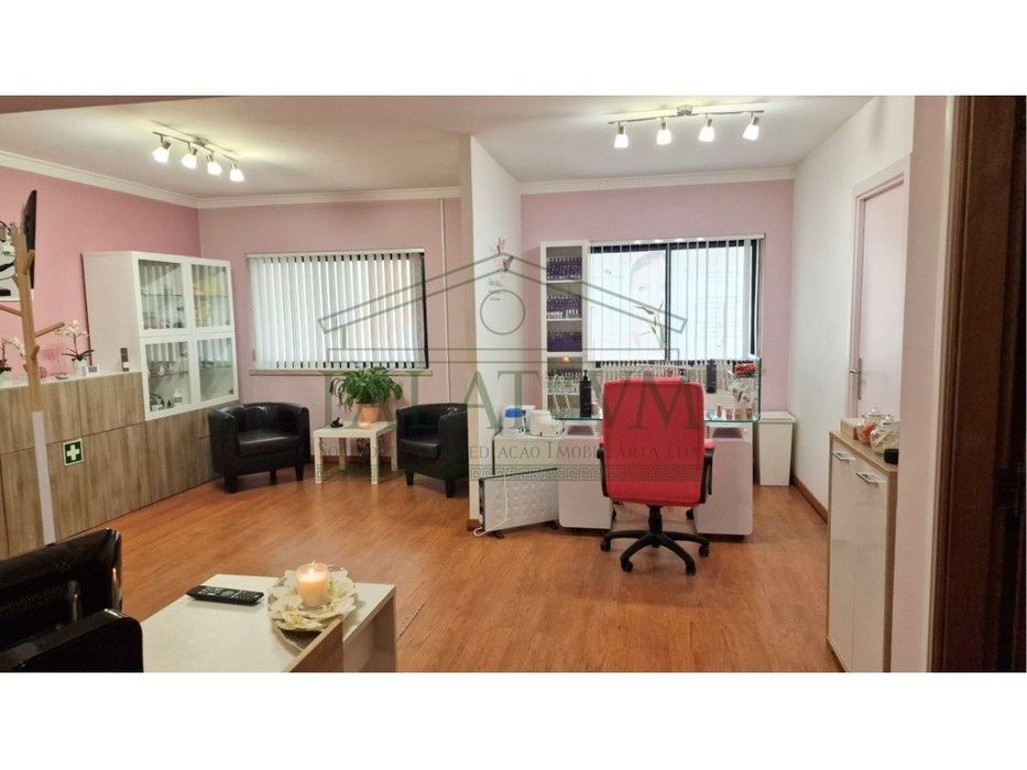 Espaço para escritório em Almada