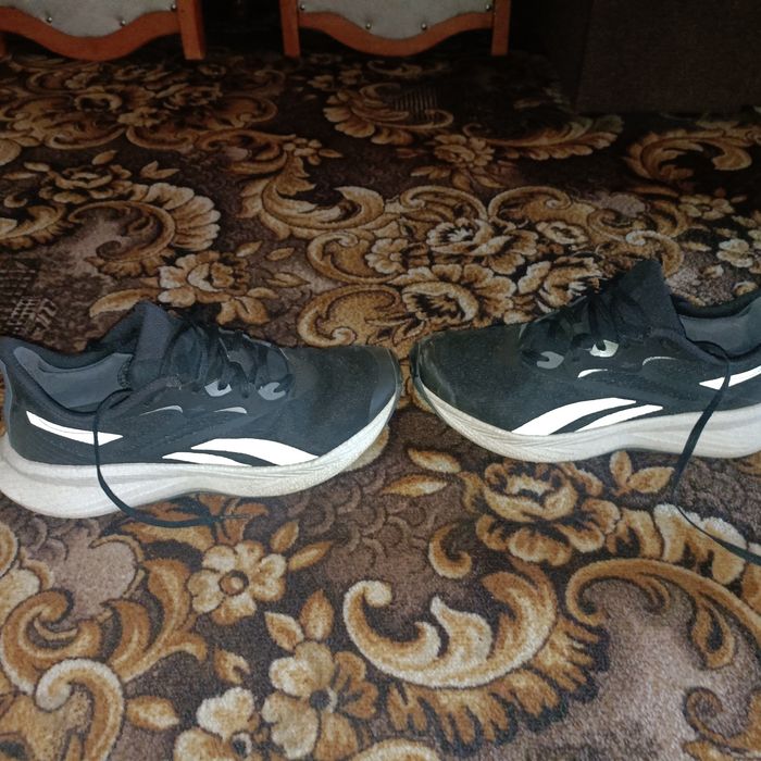 Reebok running..