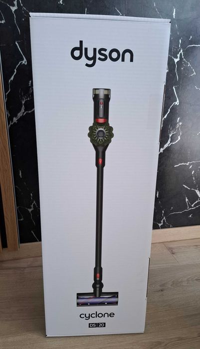 Nowy nieużywany nieotwierany Dyson V8 Cyclone DS 20