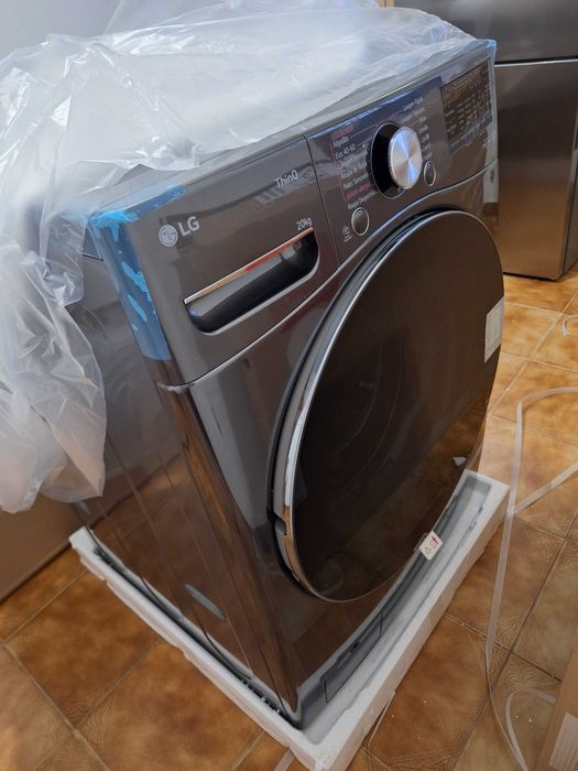 Máquina de Lavar Roupa LG AI DD™ 20kgs