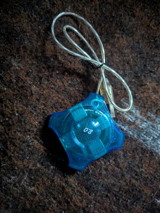 HUB 4x USB 2.0 niebieski telewizora laptopa komputera konsoli

Dodatko