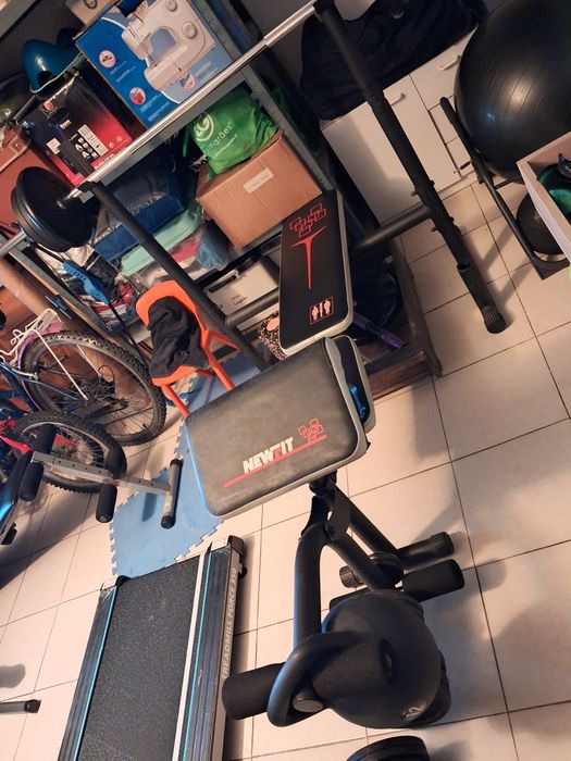 Banco de musculação / fitness  para vários exercícios como supino, biceps e extensão de perna