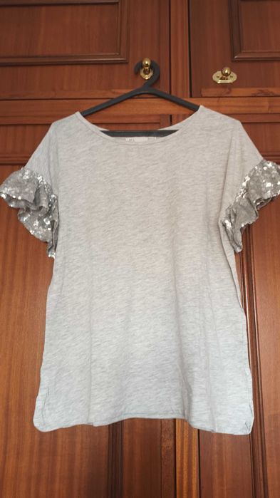 T-shirt em cinzento da Sfera