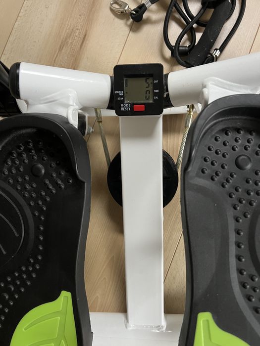 Stepper skośny z regulowanymi drążkami HMS S3096