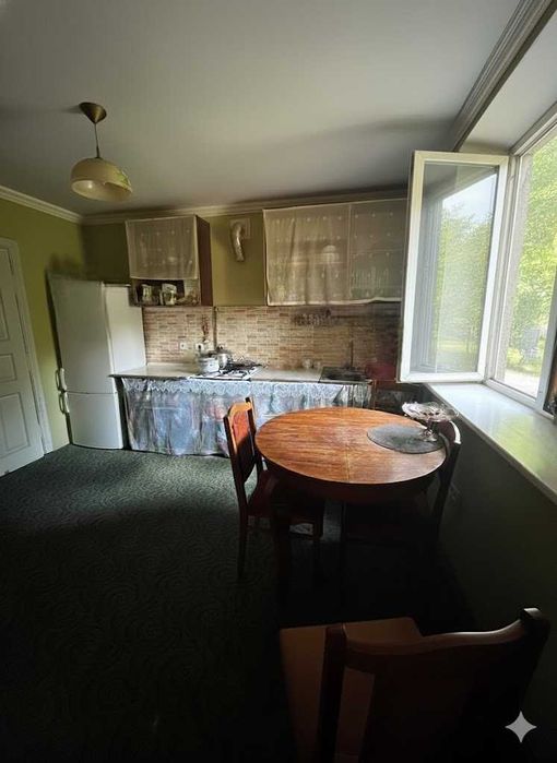 Пропонуємо до продажу житловий будинок з великою ділянкою в с. Кагуїв.