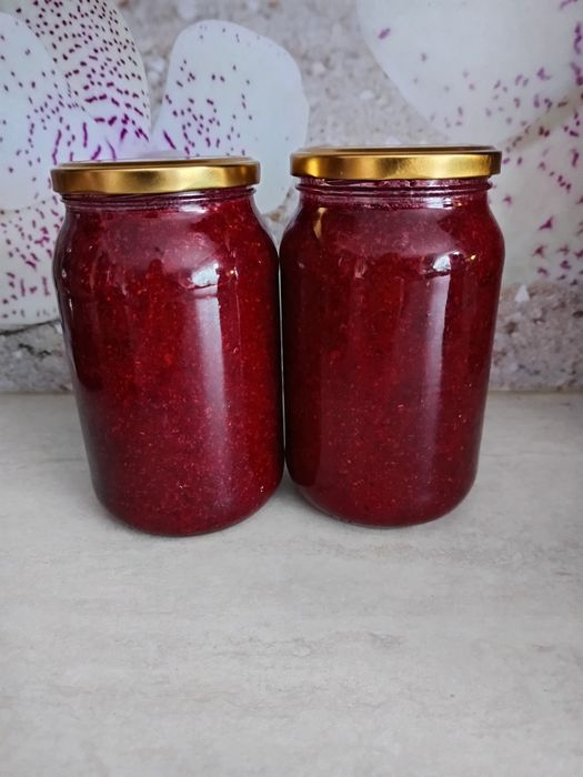 Żurawina bagienna 2 słoiki o pojemności 900 ml