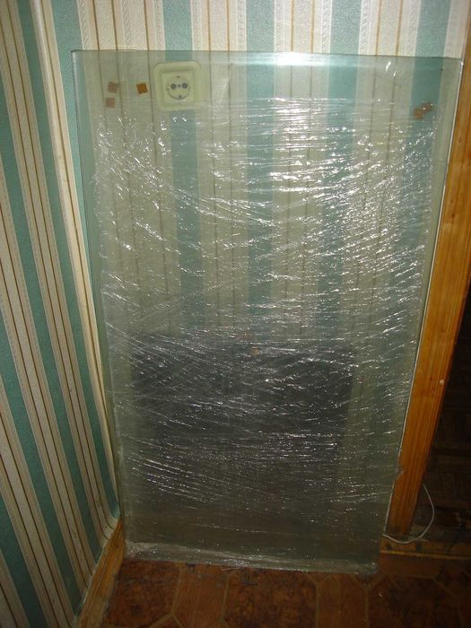 Стекла оконные, 4мм. 117х62см. 4 шт (НОВЫЕ)