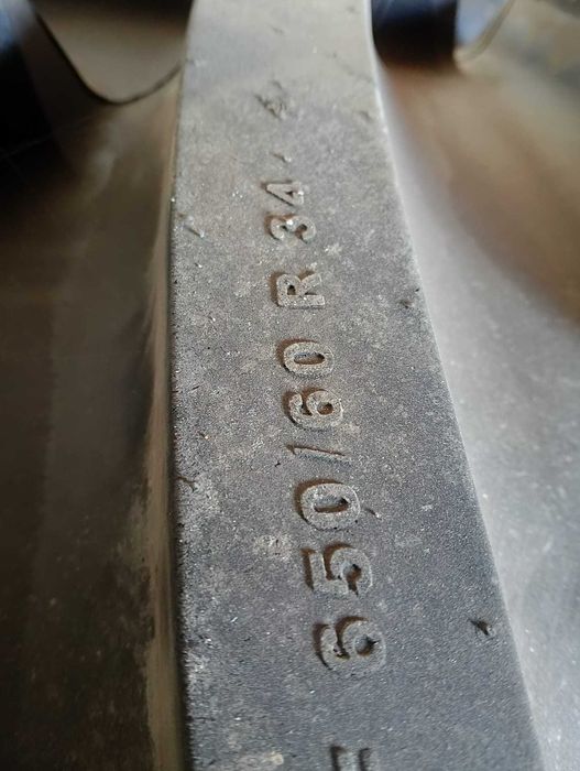 Opony 710/75/42 i 650/60/34 michelin