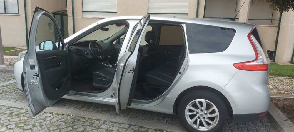 Renault Grand Scenic 1.6 dCi 130 cv, Diesel, 2013.  Matrícula Espanhola