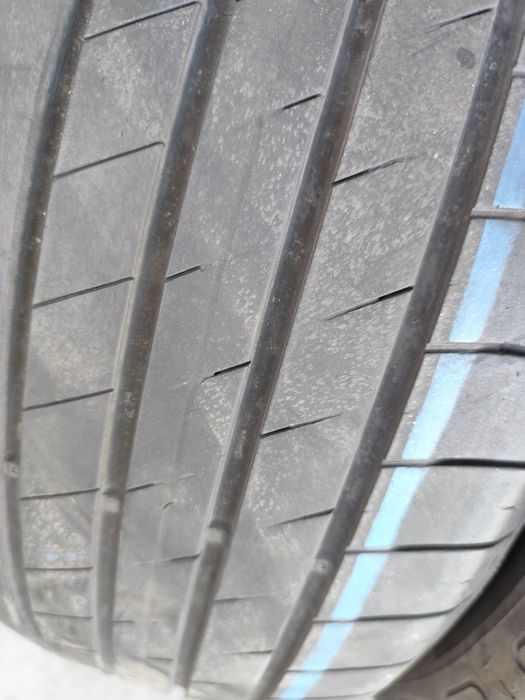 Pneus 215/55r17 Goodyear EfficientGrip Performance 75% piso