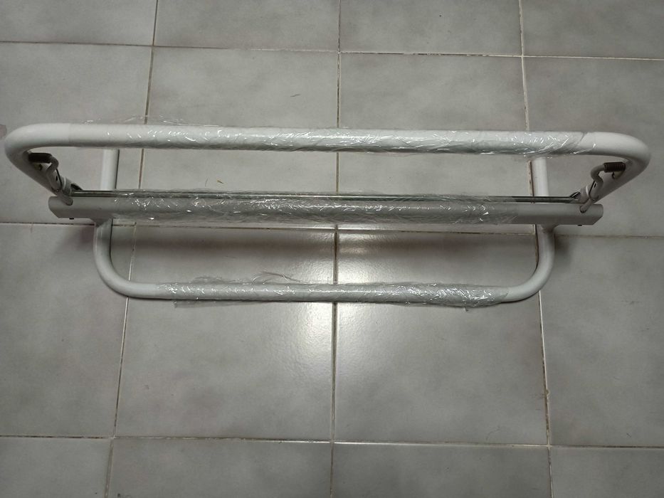 Suporte para Rolo / Bobine de Papel de Embrulho (62 cm) – Excelente Estado