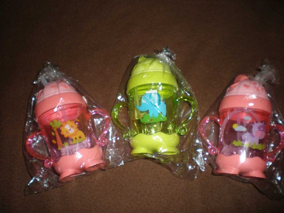 Бутилка з трубочкою