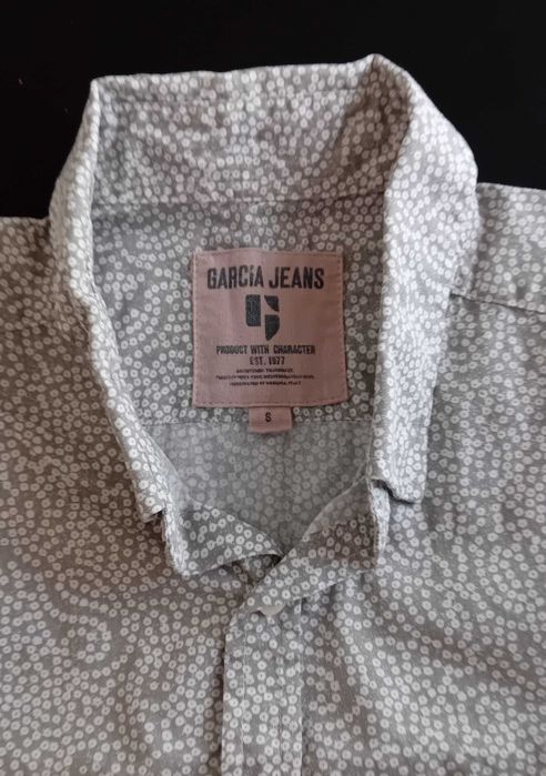 Camisa manga curta - cinza com padrão - S - Garcia Jeans