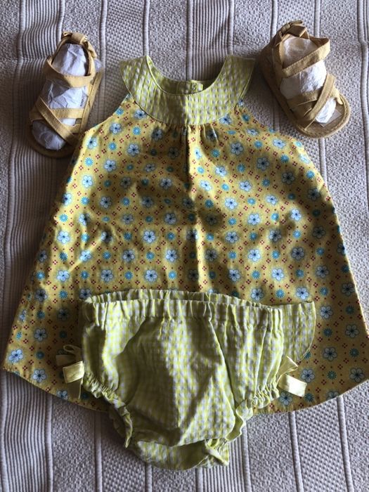 Conjunto de menina e sandalias Charanga