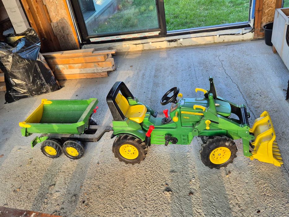 Traktor John Deer rolly toys na pedaly