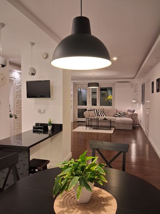 WYSOKI STANDARD  80m²   2  sypialnie  klimatyzacja  Balkon  Garaż i Miejsce Postojowe  Zana60