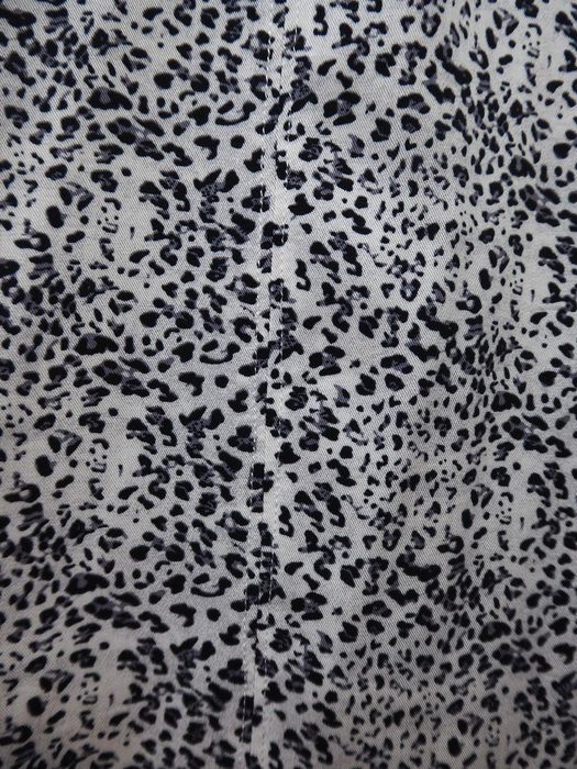 Bluzka wzór panterka biało-czarna wiązana pod szyją rozmiar 44