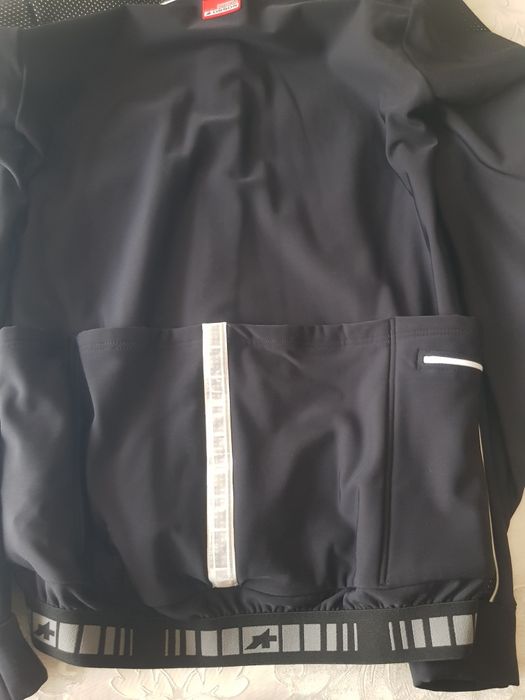 Blusão de bicicleta da marca  ASSOS(novo)