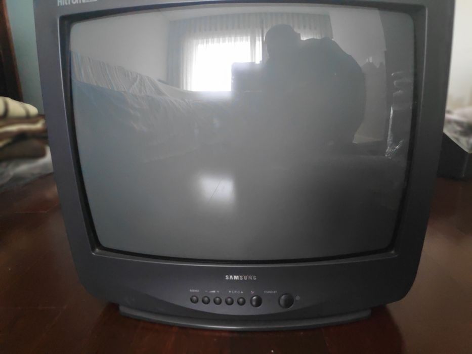 TV Samsung antiga64586223883905120