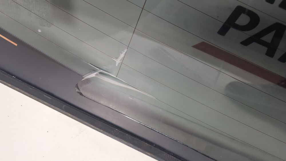 Скло заднє для Mercedes Benz C300 2015-2018