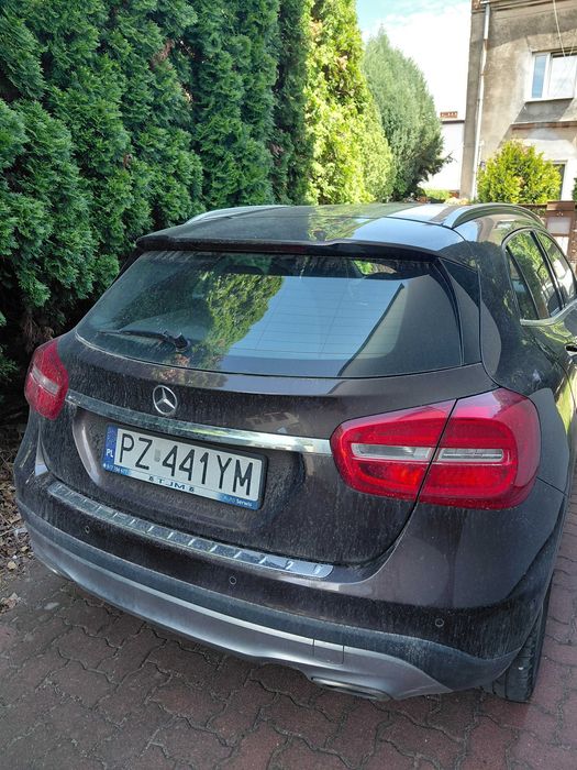 Syndyk sprzeda samochód Mercedes-Benz GLA 250