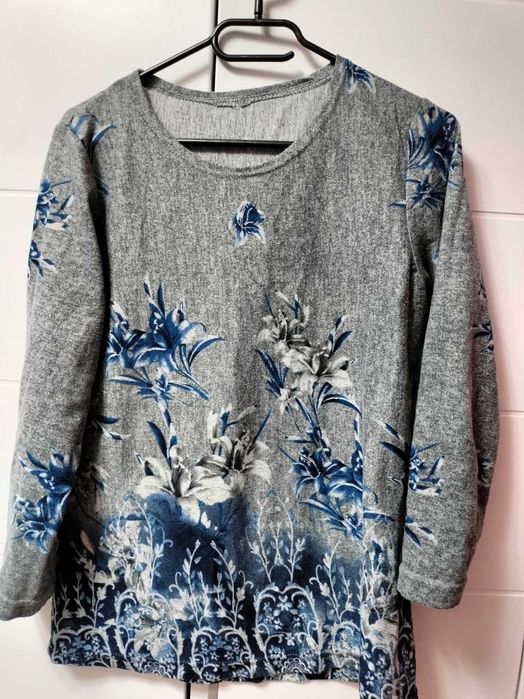 Sweter w kwiaty S/M