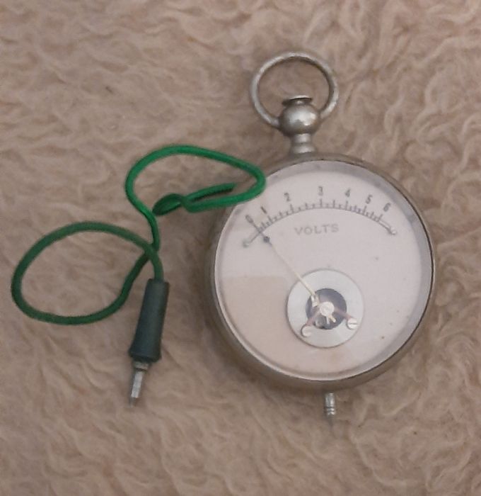 Antiguidades, Voltímetro