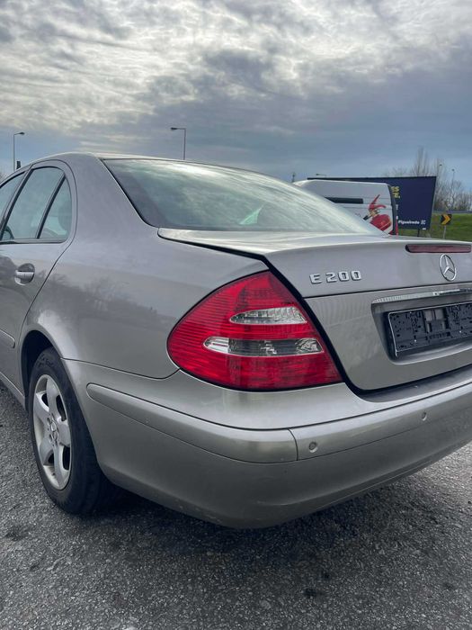 Mercedes-Benz E200 Viatura para peças