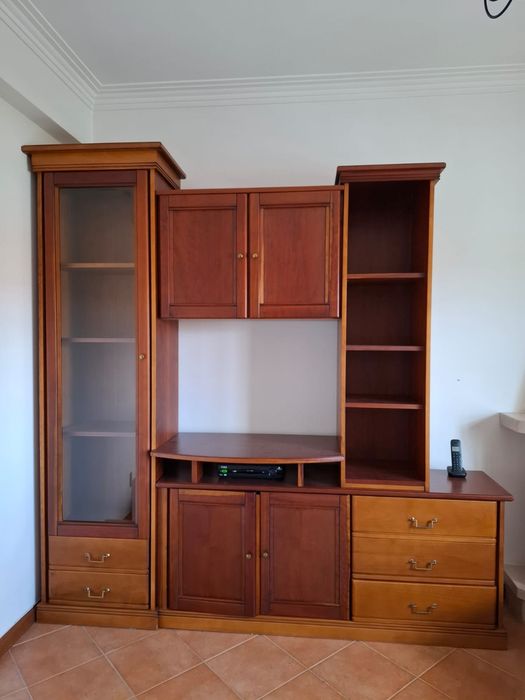 Móvel de sala em cerejeira