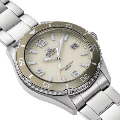 Orient Kamasu SOLAR RA-WJ0003S (39.9 mm) 200 m. WR, safira