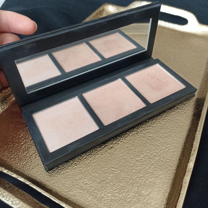 MAC Hyper Real Glow Palette Flash + Awe rozświetlacz