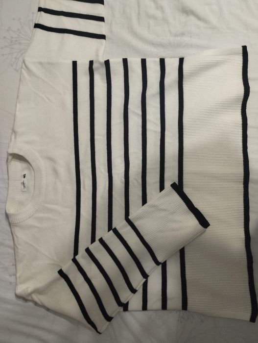 белый свитер с черными полосами, oversize