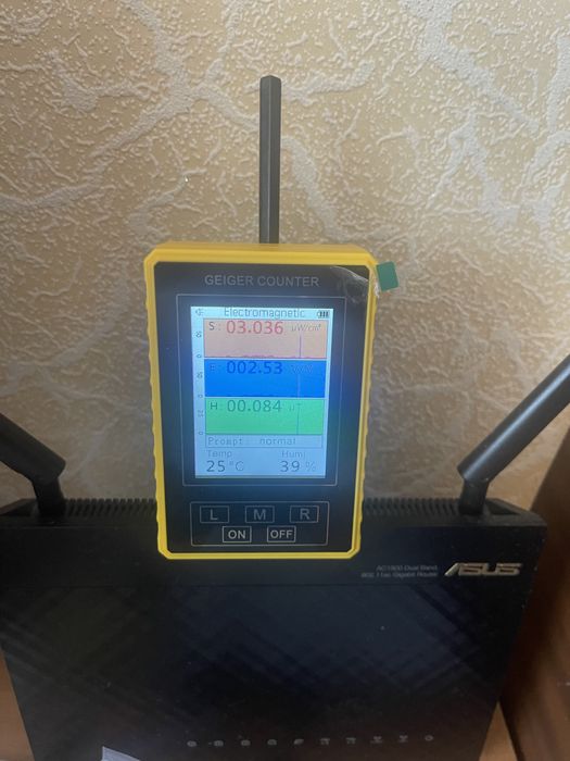 Дозиметр лічильник Гейгера та електромагнітного випромінювання XR3 PRO