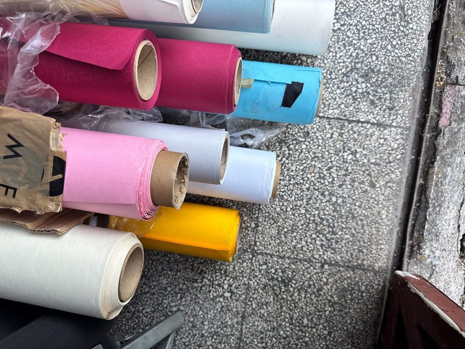 0Ciclorama fotográfico, papel, 2,72m largura - várias cores e comprimentos; usado mas em bom etado - 17pc.