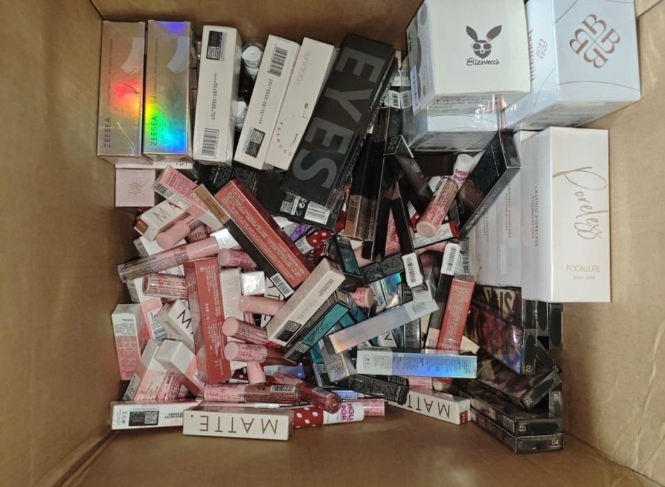 Микс косметика косметические средства тушь палетка консиллер крем и тд