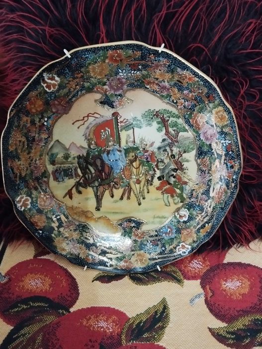 Venda de dois Pratos de Porcelana Chinesa  devendo rondar do Século XX